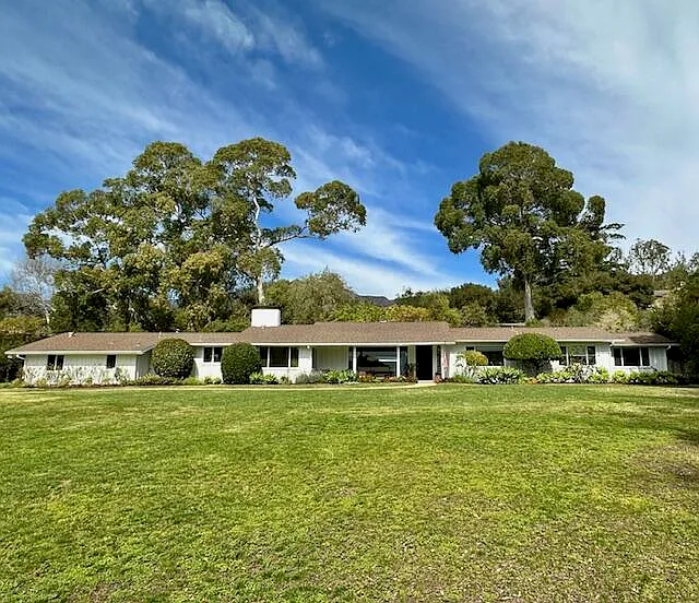 450 Santa Rosa Ln — Photo 1