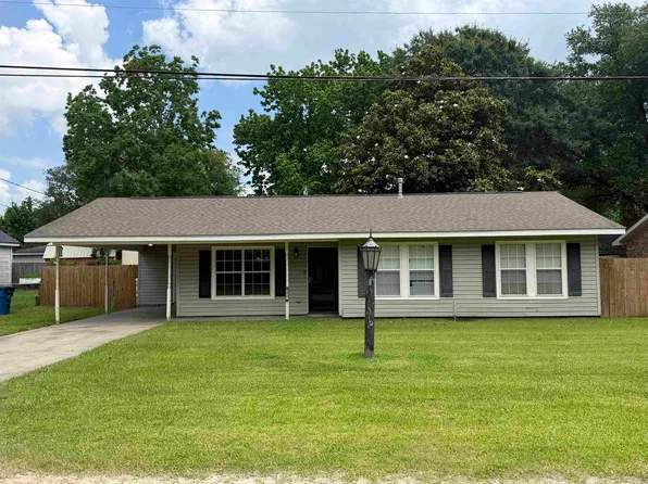 3476 Pelican St, Orange, TX 77630