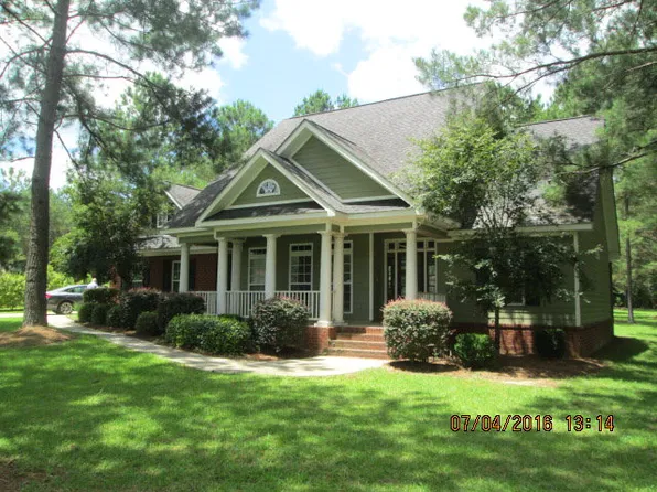 102 Spur Ln, Thomasville, GA 31757