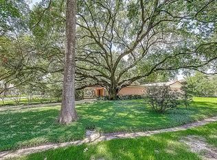 19 Hedwig Cir, Houston, TX 77024