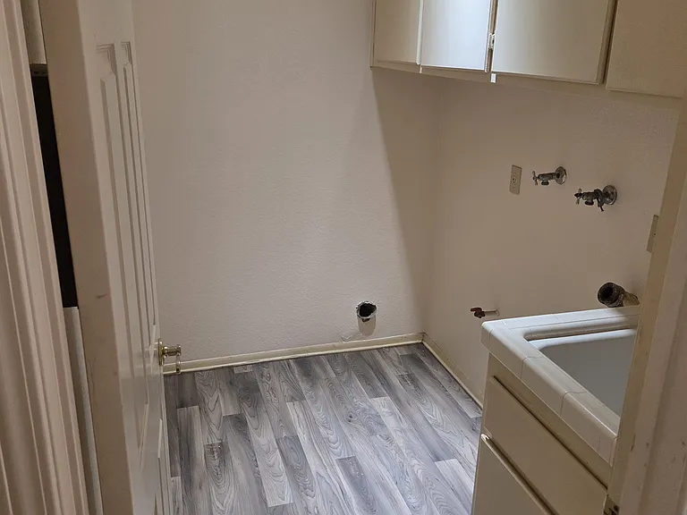 10480 Brookmead Dr — Photo 12
