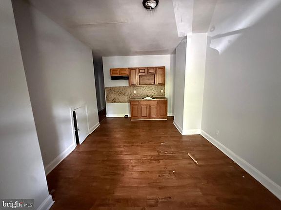 2nd image of 6321 Limekiln Pike
