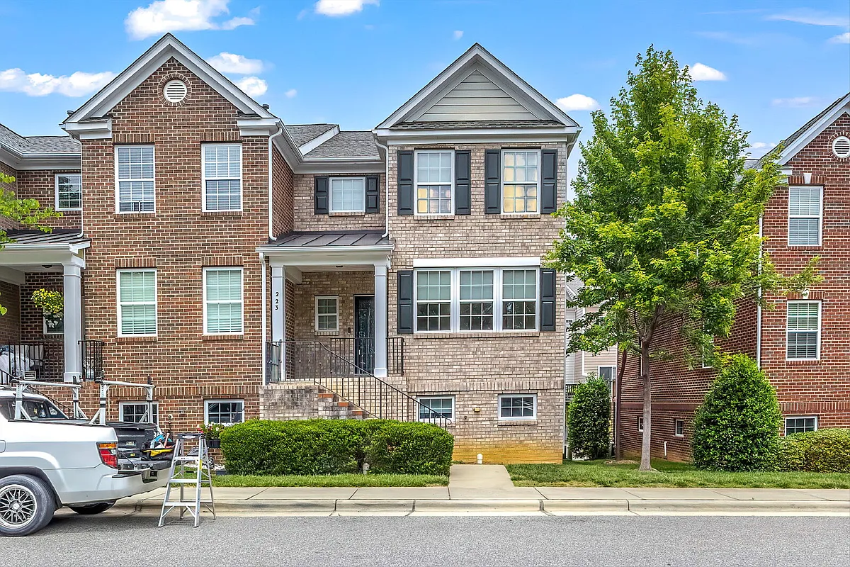 Building Photo - 223 Grindstone Dr