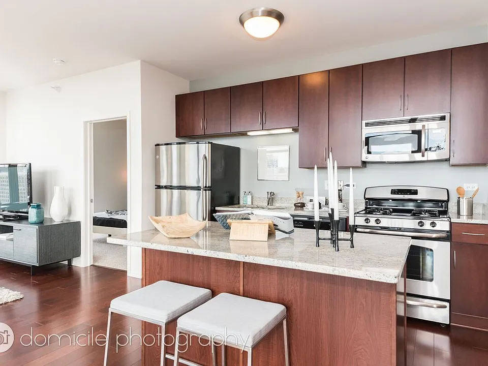 40 E 9th St #1202