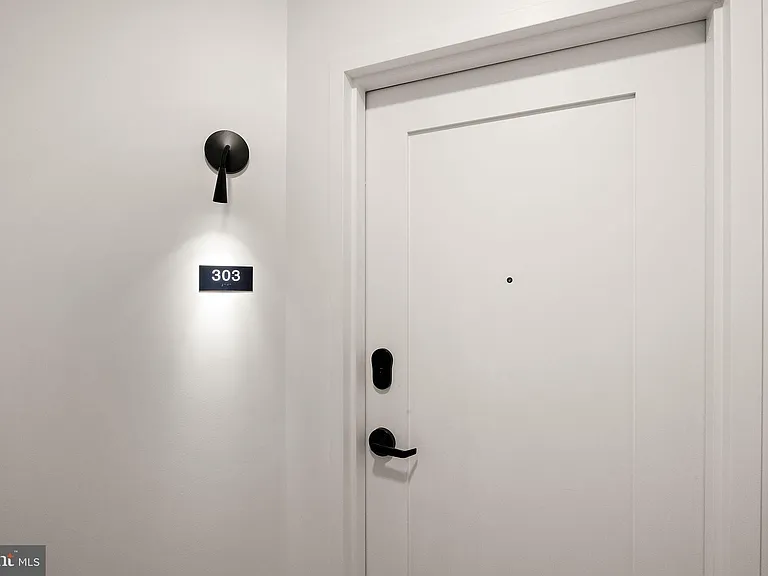 801 N Market St #303 — Photo 12