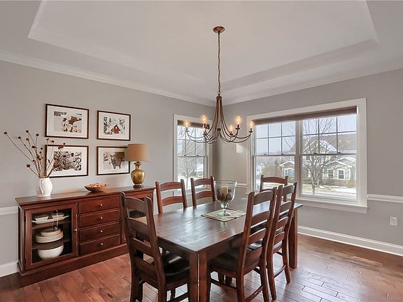 5th image of 218 Tamarack Dr
