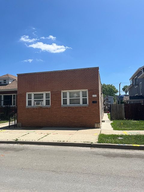 1st image of 2733 N Oak Park Ave APT 3R