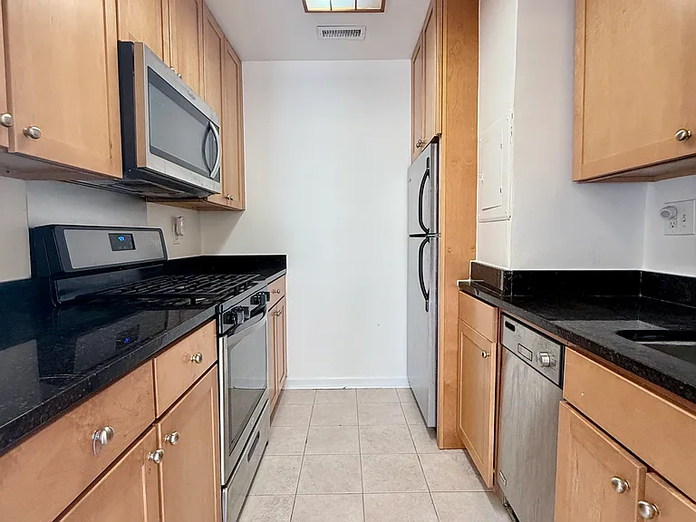 1730 Arlington Blvd #403 — Photo 7
