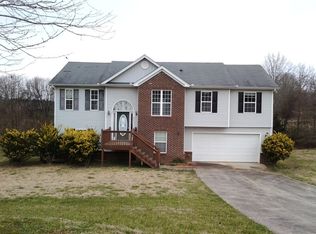 801 Brandon Dr, Winder, GA 30680