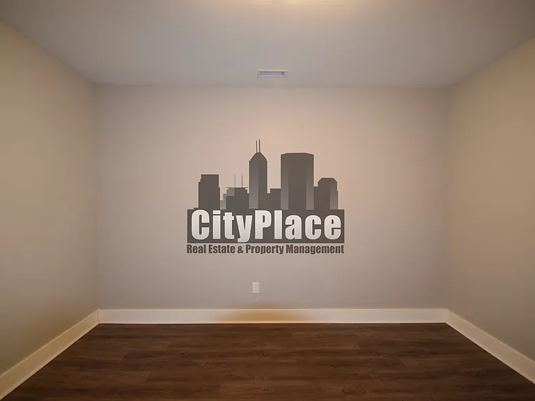 1223 E New York St — Photo 18