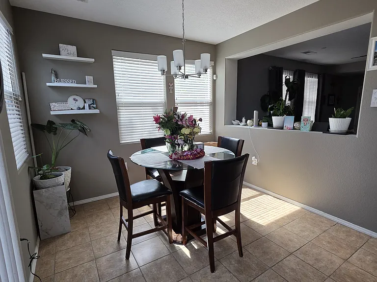 601 Menaul Blvd NE — Photo 17