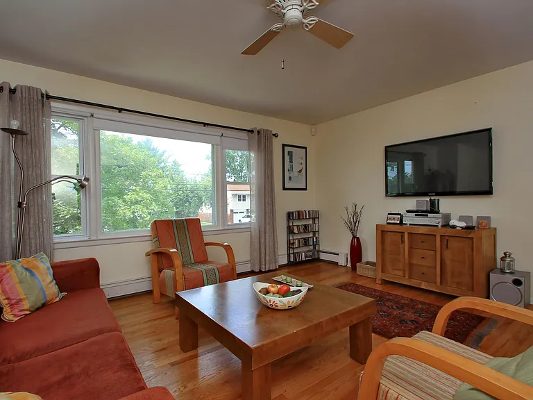 42-05 Naugle Dr — Photo 6