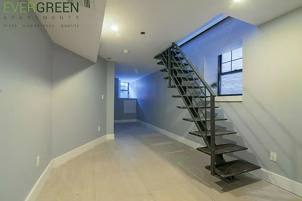 Rented by ERNY LLC | media 24