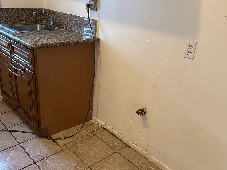 2510 New Ave #C — Photo 10