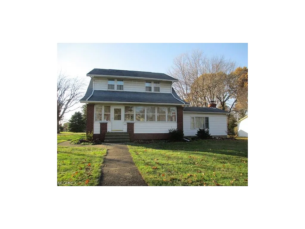 4697 Fruitland Ave photo 1