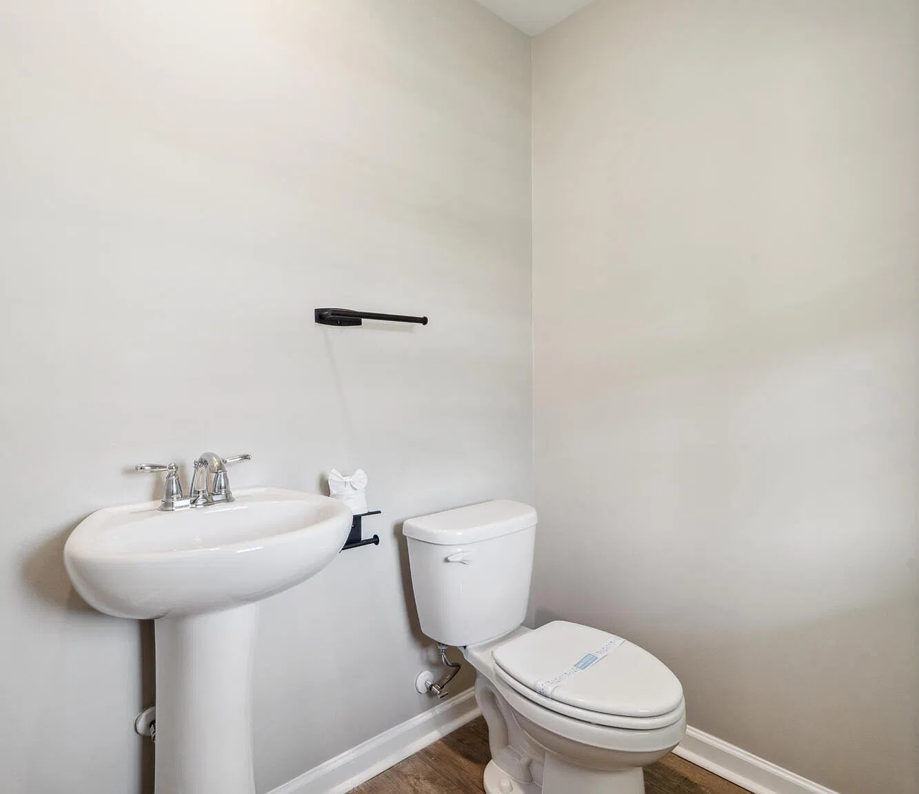 4 bed, 2.5 bath, 1884 sqft, $1,995 — Photo 3