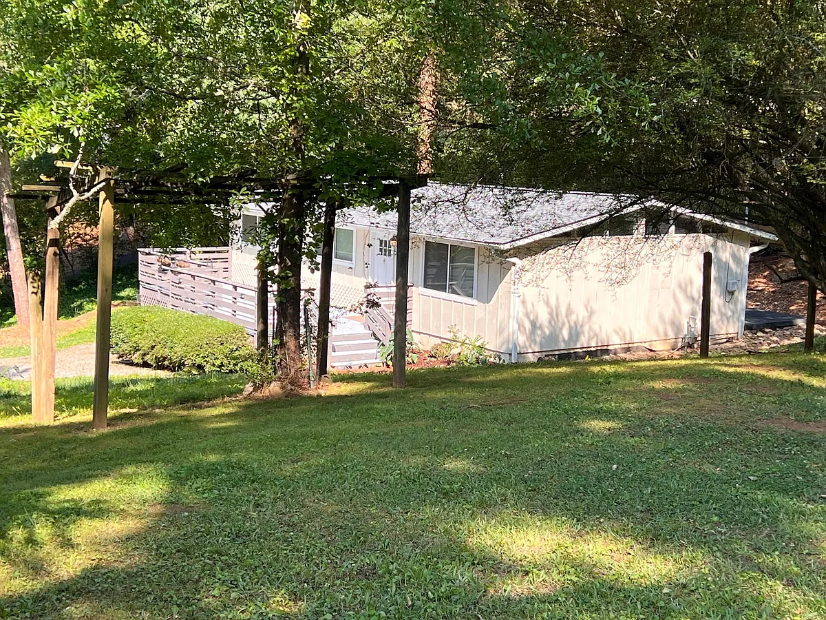 Building Photo - 2817 Clackum Rd