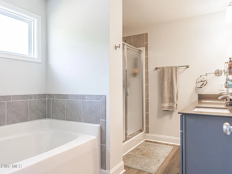 104 Sierra Dr — Photo 28