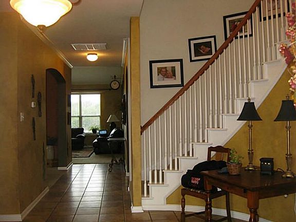 2nd image of 696 Alexander Ln