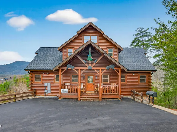 2018 Delta Dawn Dr, Sevierville, TN 37862