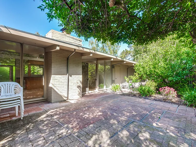 485 Emmons Dr — Photo 5