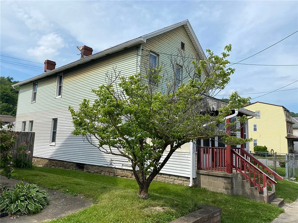 834 4th St photo 1