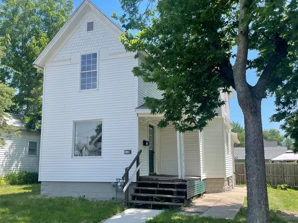 110 S 5th St, Marshalltown, IA 50158