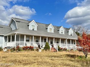 2731 Autumn Woods Dr, Cosby, TN 37722