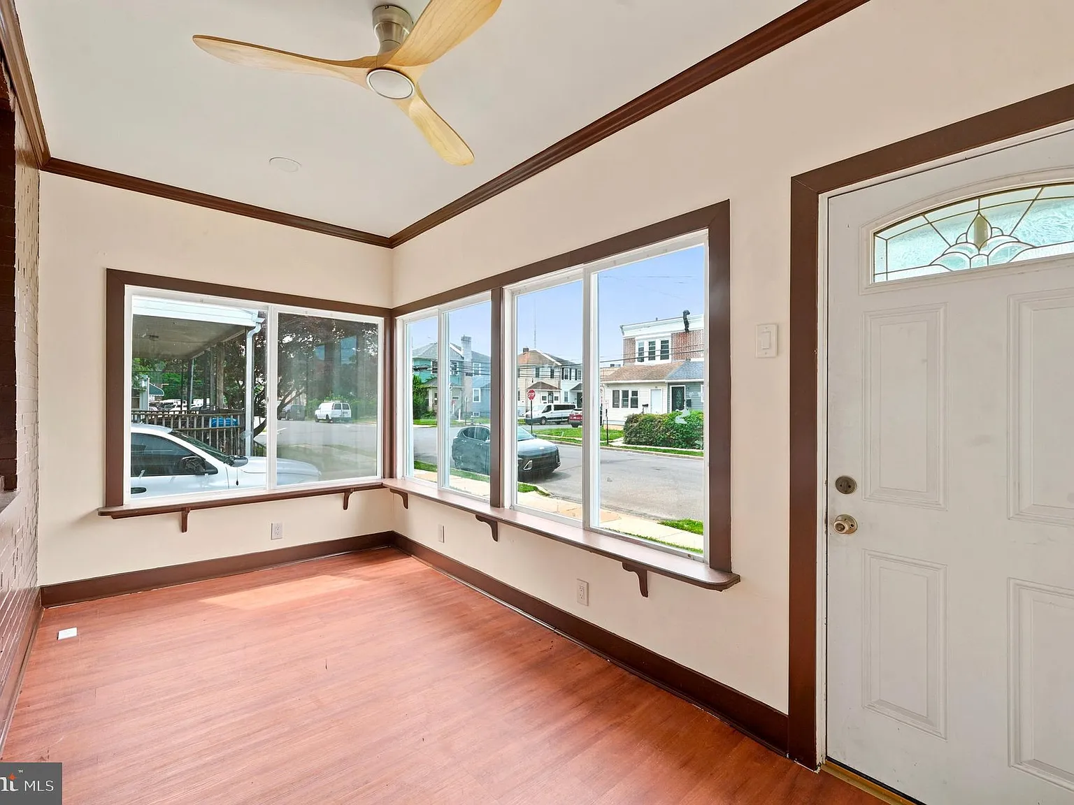 3 bed, 1.5 bath, 1486 sqft, $2,400 — Photo 2