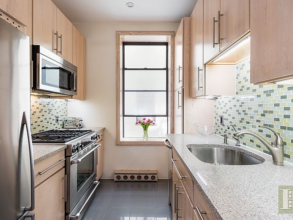 3rd image of 178 E 2nd St APT 3B
