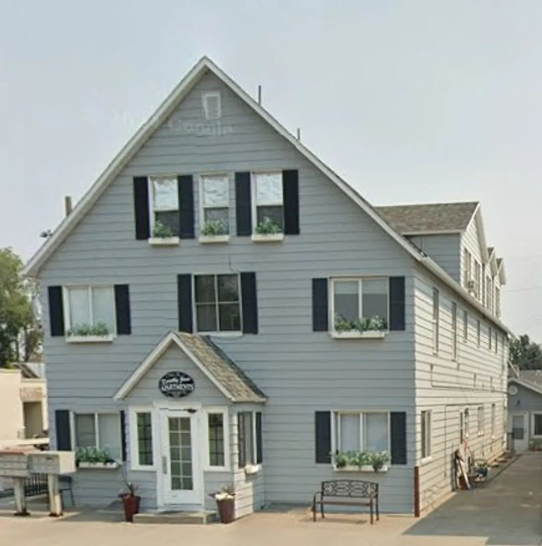 151 2nd Avenue East — Photo 2