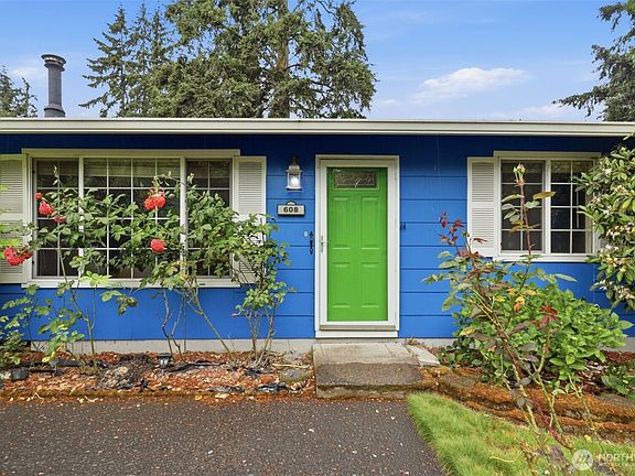 2nd image of 608 NE 124Th Avenue