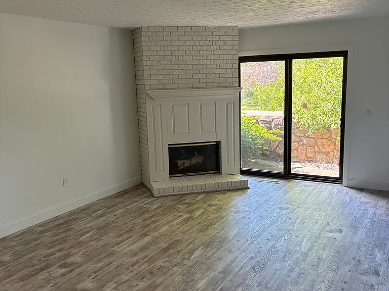 3421 Burrwood Dr #26 — Photo 3