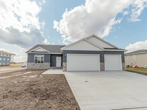 3847 17th St S, Moorhead, MN 56560