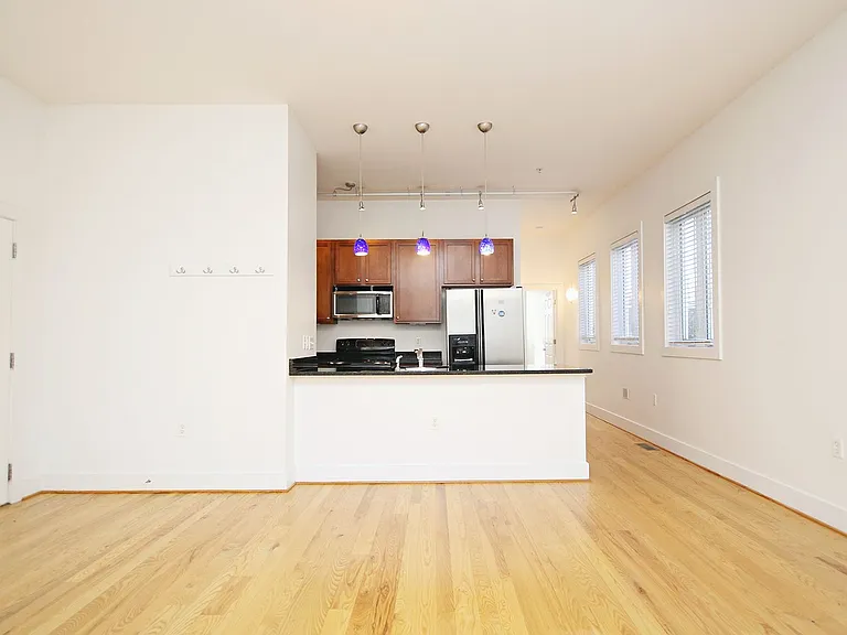 215 5th St SW #1D — Photo 2