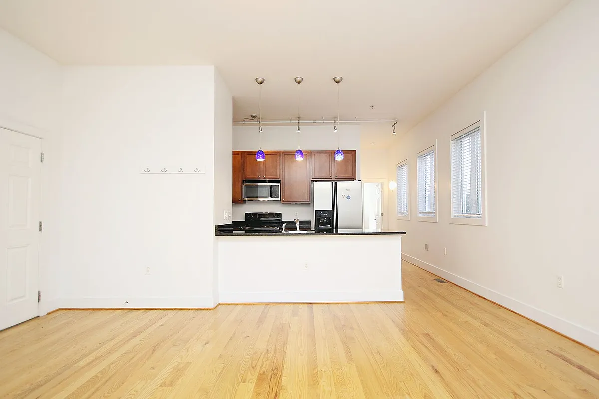 Building Photo - 215 5th St SW #1D