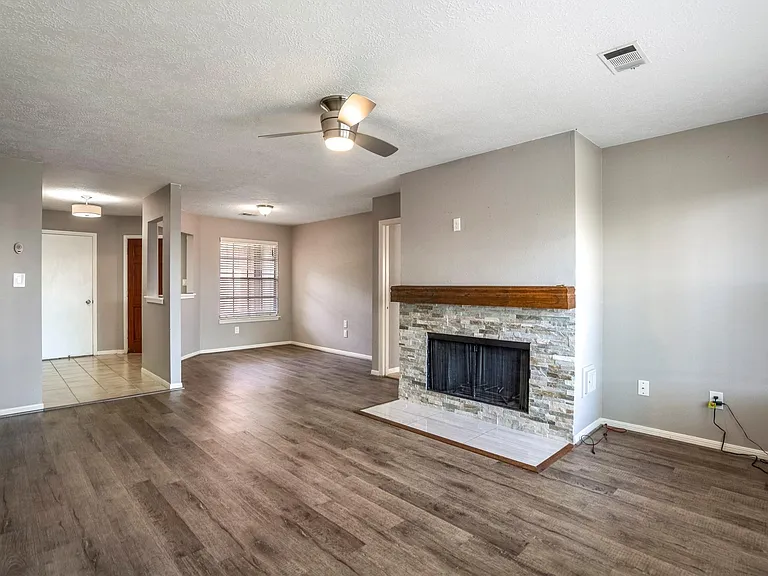5211 Roserock Ln — Photo 9