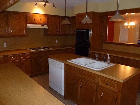 5th image of 100 W Xanthisma Ave #128