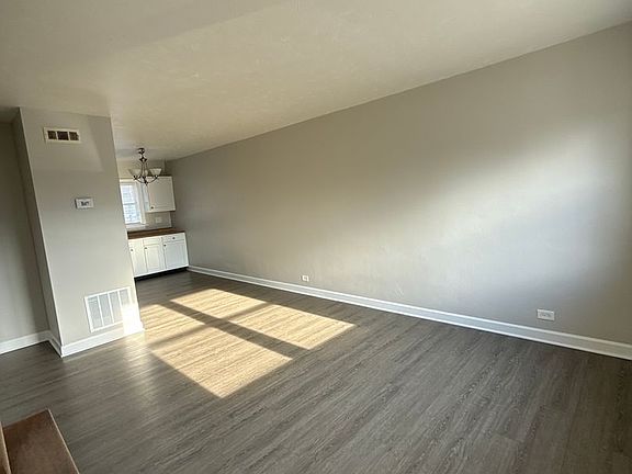 4th image of 955 E Maple St #963