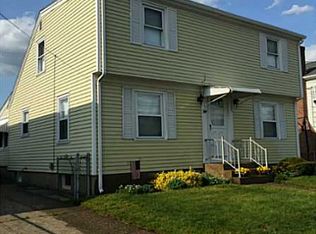 84 Windsor Rd, Pawtucket, RI 02861