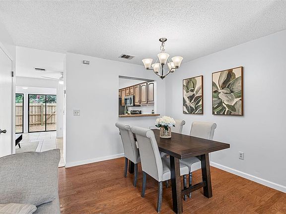 5th image of 2920 LOWELL COURT