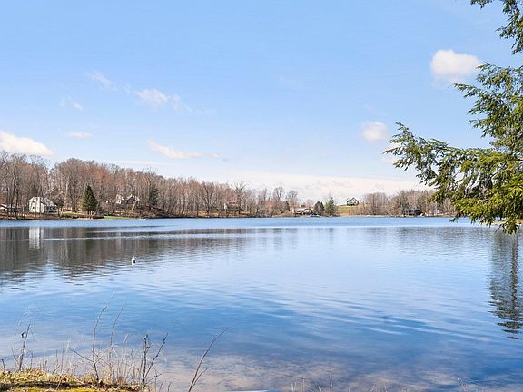 3rd image of 885 Negaunee Lake Dr