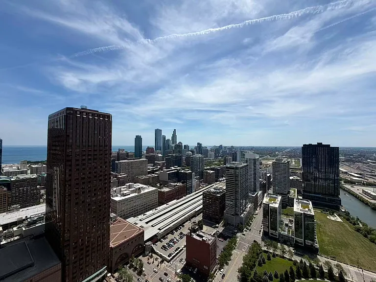 235 W Van Buren St #4204 — Photo 12