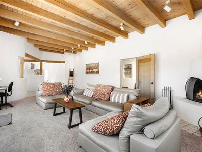219 La Marta Ct, Santa Fe, NM, 87501