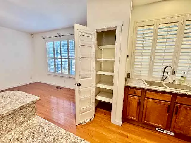 11046 SW Adele Dr — Photo 23