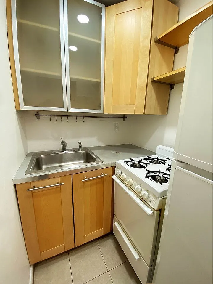322 South 11th Street — Photo 1