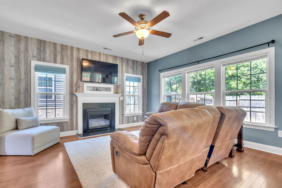 next background image