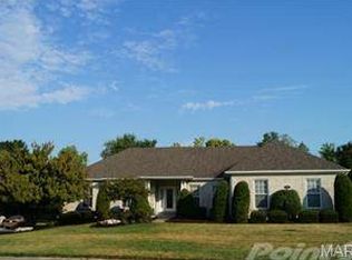 5525 Hennsley Cir, Weldon Spring, MO 63304