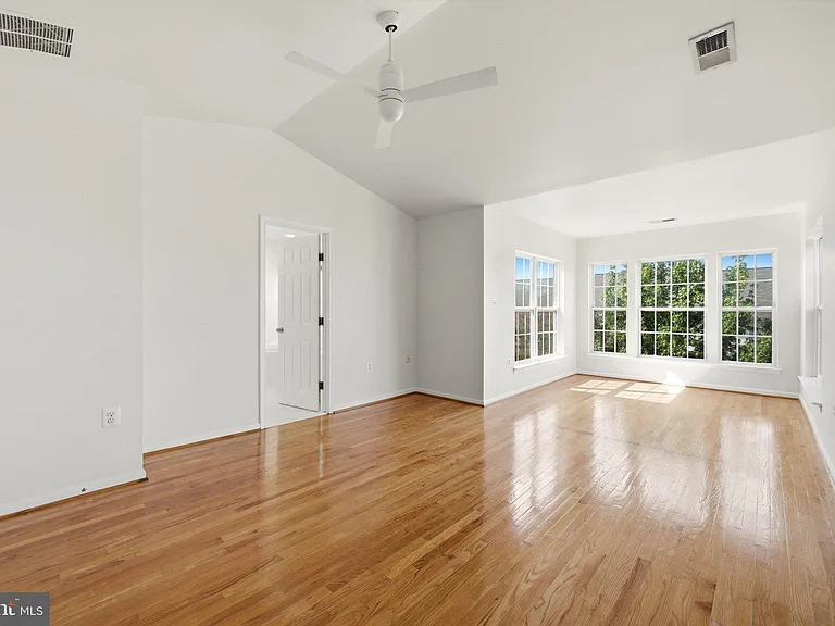 45805 Marlane Ter — Photo 32