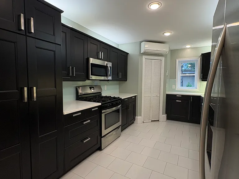 1424 S St NW — Photo 6
